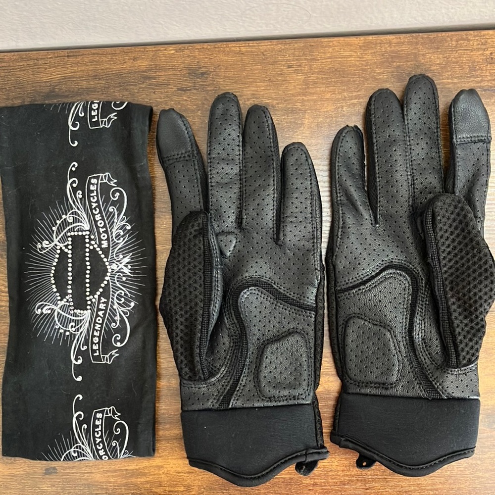 NWOT Women’s Harley Davidson riding gloves